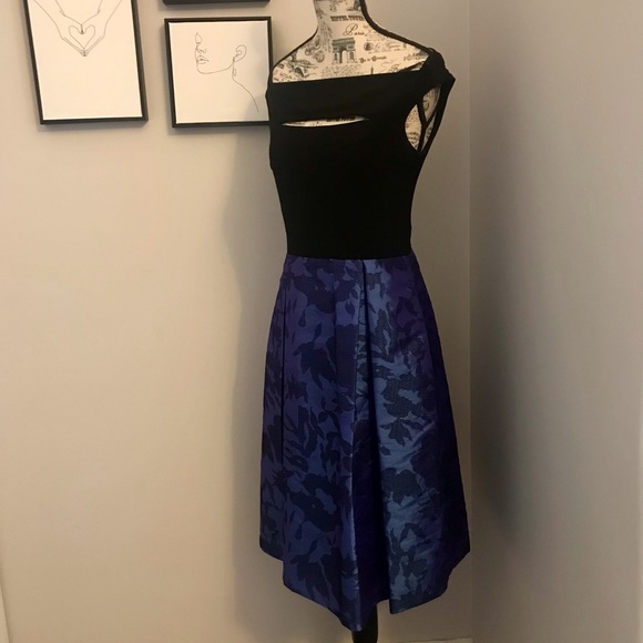 🌹 Le Château Blue and Black Formal Off-The-Shoulder Cocktail Dress 🌹 - Picture 2 of 3